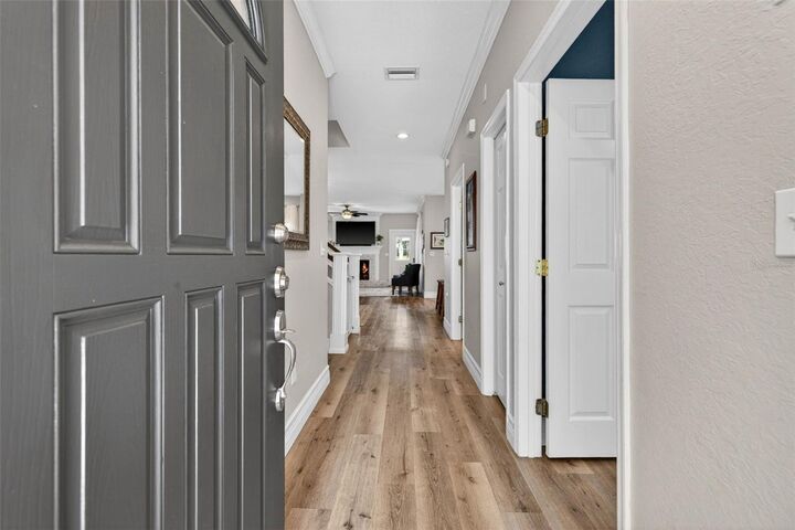 Property Photo:  6007 S Russell Street  FL 33611 