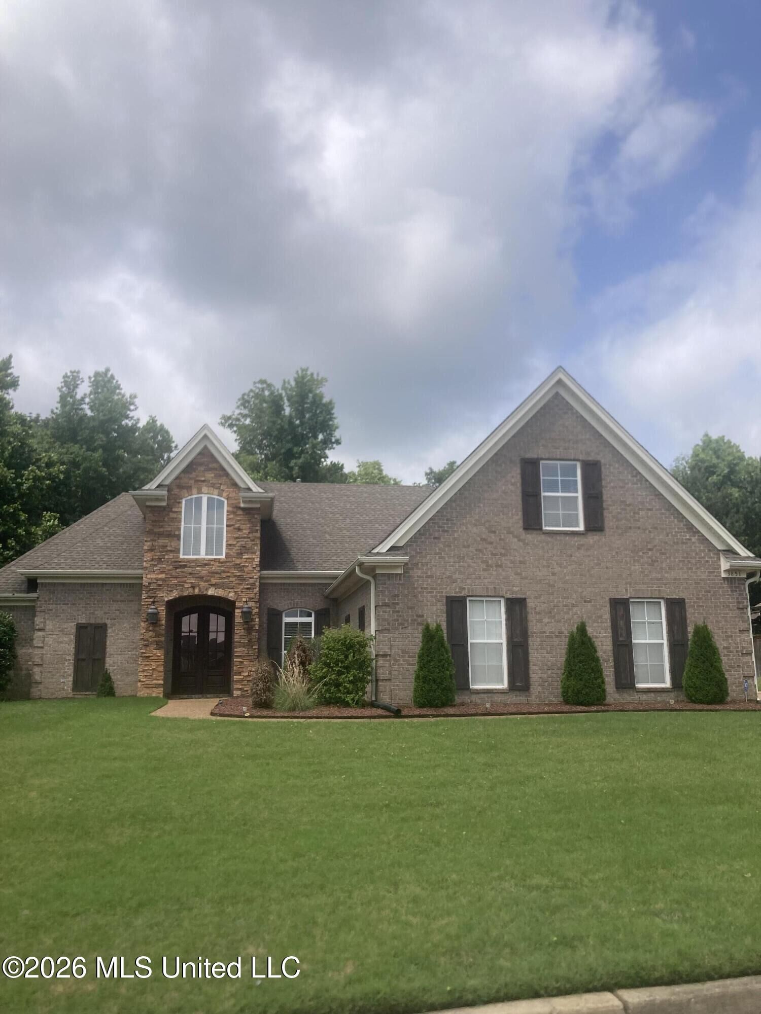 Property Photo: 3851 Kenton Drive MS 38672