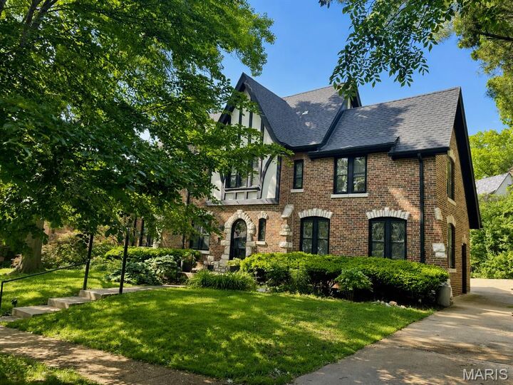 Property Photo:  7407 York Drive  MO 63105 