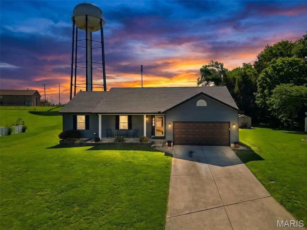 Property Photo:  35 Winding Oaks Circle Drive  MO 63366 