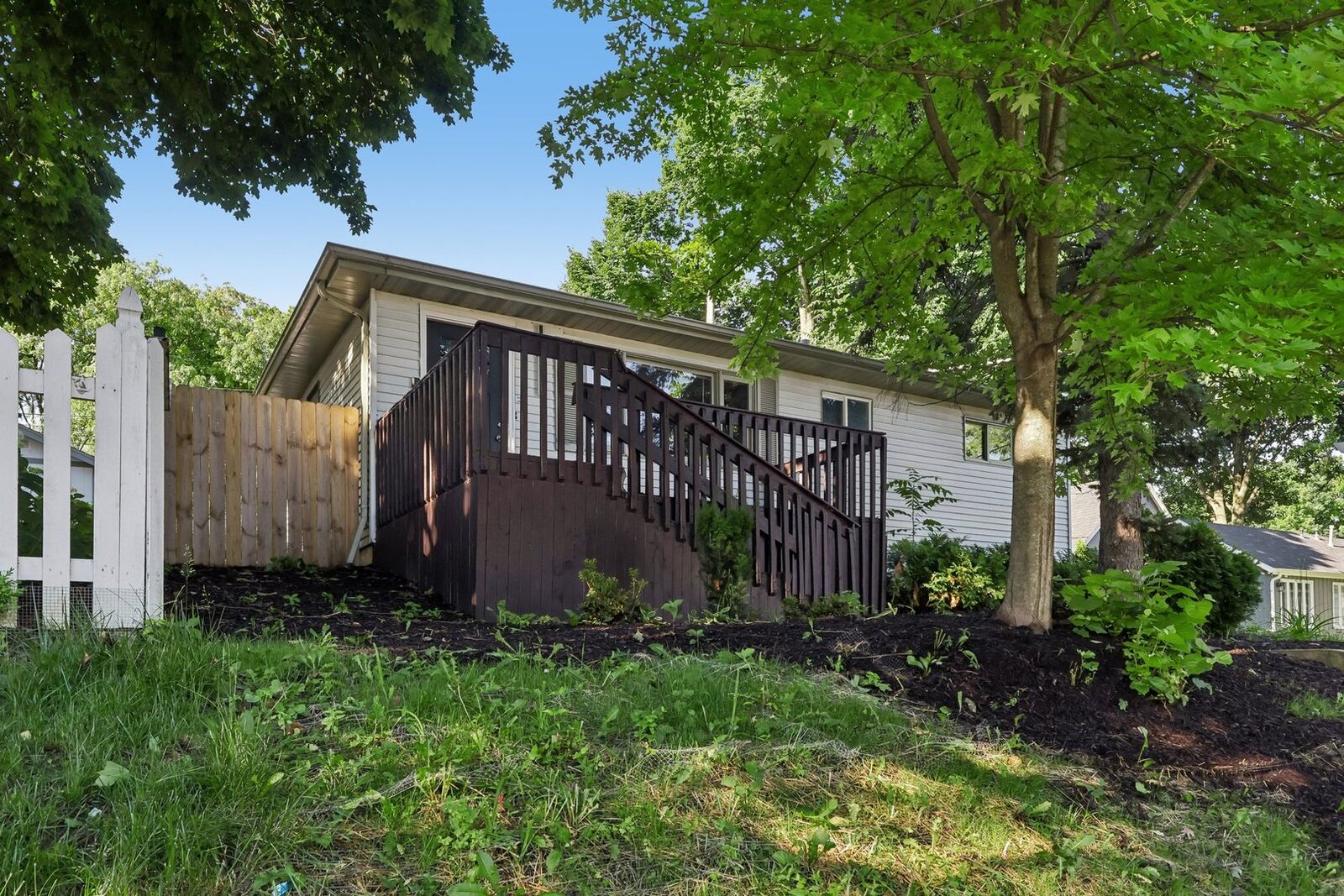 Property Photo:  104 E Division Street  IL 60439 