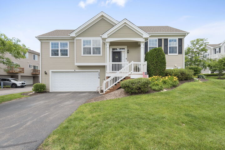 Property Photo: 1076 Piccolo Lane IL 60073