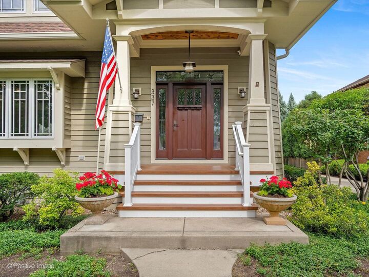 Property Photo:  337 S Park Avenue  IL 60525 