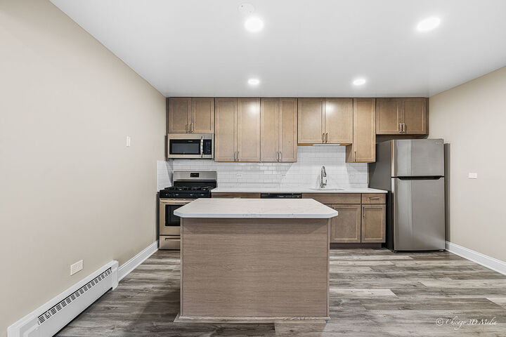 Property Photo:  7536 W Lawrence Avenue 1ne  IL 60706 