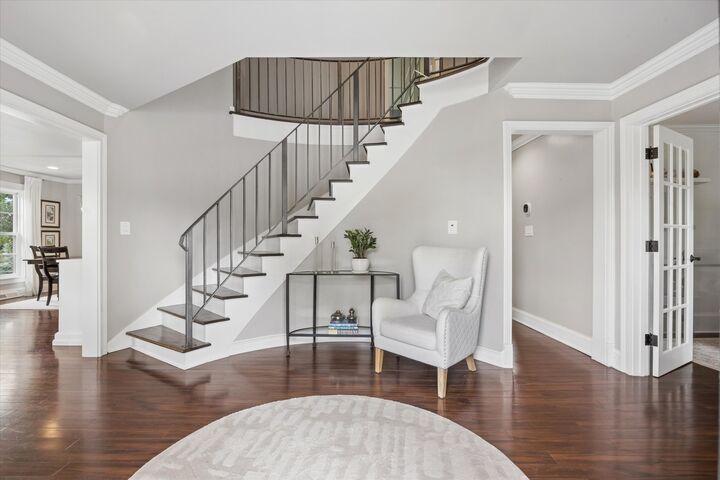 Property Photo:  