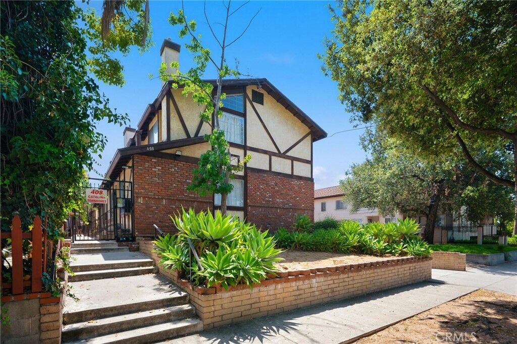 Property Photo: 408 N Catalina Avenue 8 CA 91106