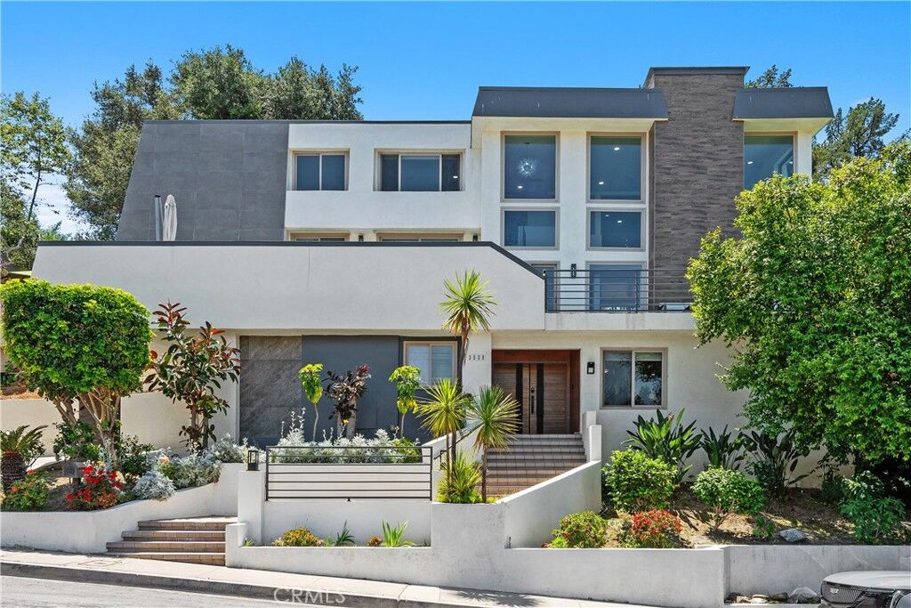 Property Photo:  3539 Alana Drive  CA 91403 