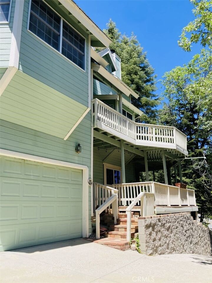 Property Photo: 264 Fairway CA 92352