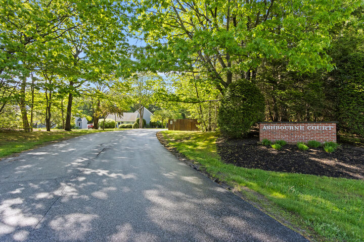 Property Photo:  2 Ashbourne Court 2  ME 04106 