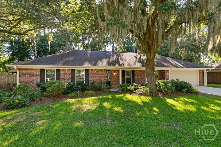 Property Photo:  42 River Oaks Road  GA 31410 