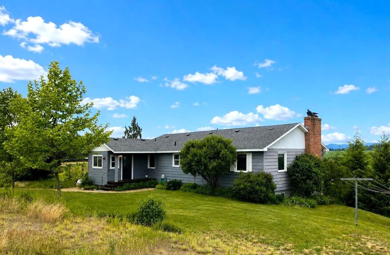 Property Photo:  5203 W Prufer Crosscut Rd  WA 99006 
