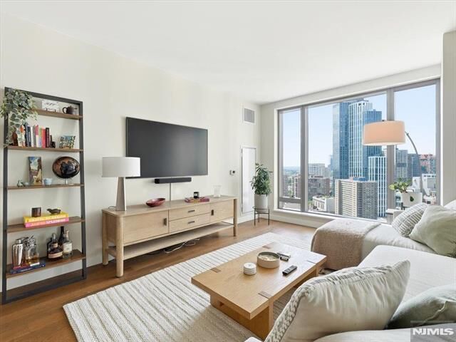 Property Photo:  99 Hudson Street 2309  NJ 07302 