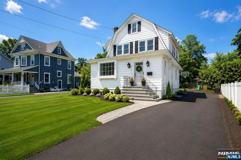 Property Photo:  776 Maple Avenue  NJ 07452 