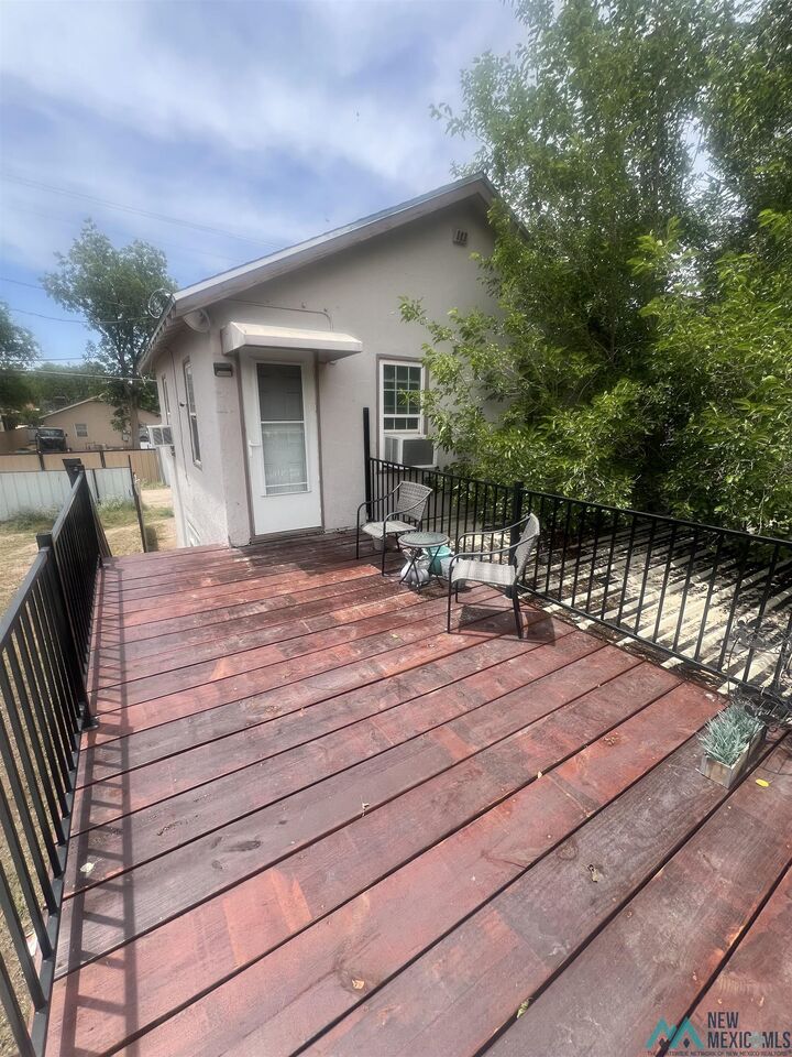 Property Photo:  309 N Lake Street  NM 88220 