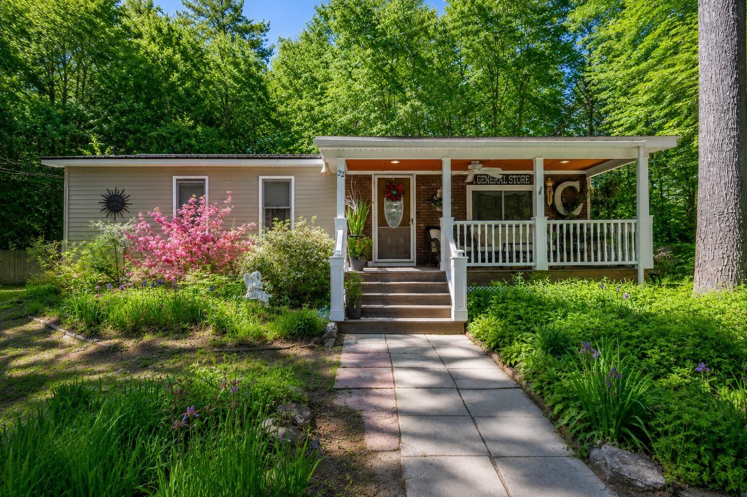 Property Photo:  22 Susan Street  NH 03819 