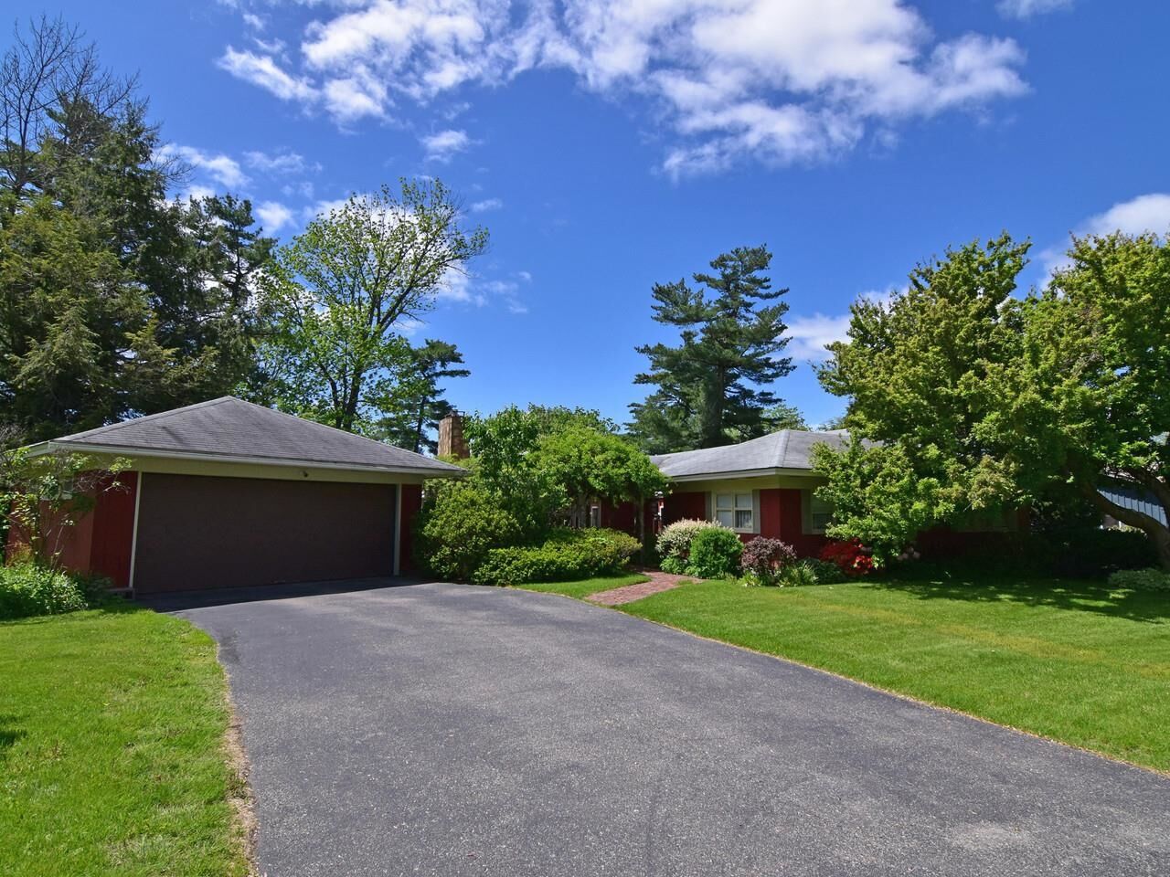 Property Photo:  33 Summit Ridge  VT 05401 