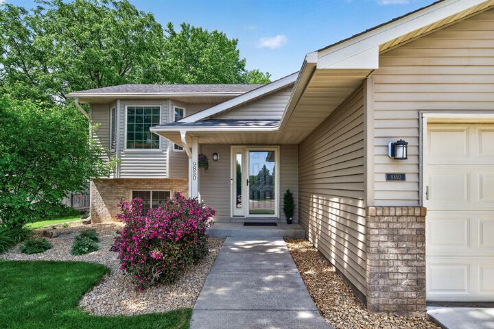 Property Photo:  9850 Wynstone Drive  MN 55125 