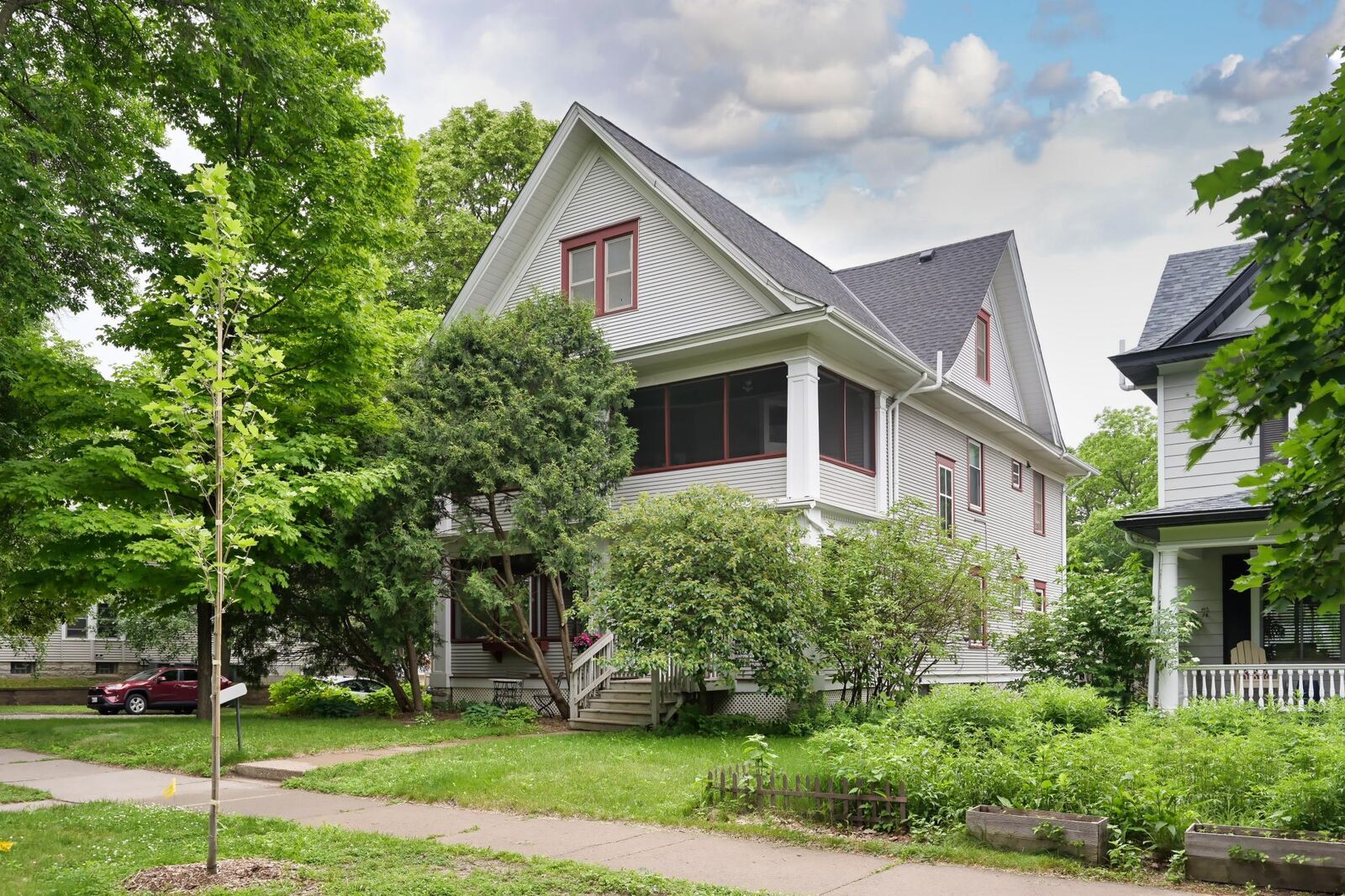 Property Photo: 1854 Laurel Avenue MN 55104
