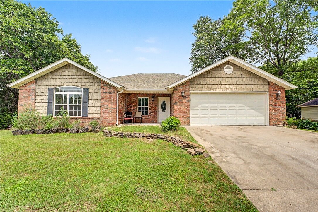Property Photo:  112 Granshire Drive  AR 72714 