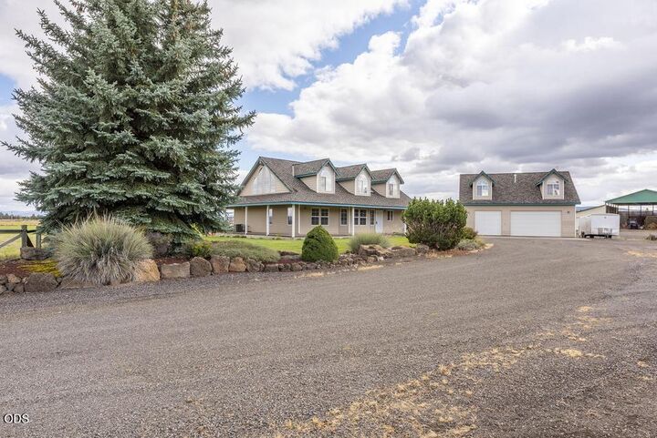 Property Photo:  24585 Dodds Road  OR 97701 