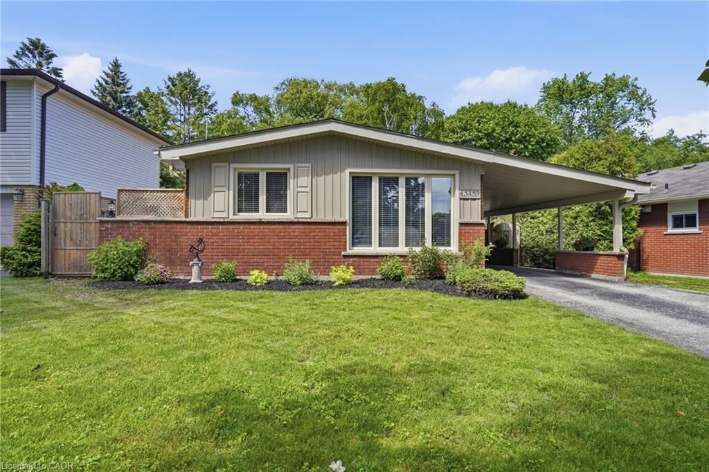 Property Photo:  345 Erindale Drive  ON L7L 4T3 