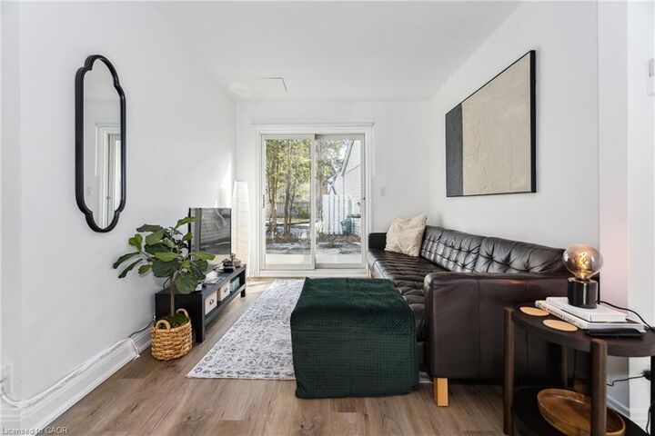 Property Photo: 1182 Linbrook Road 5 ON L6J 2L4