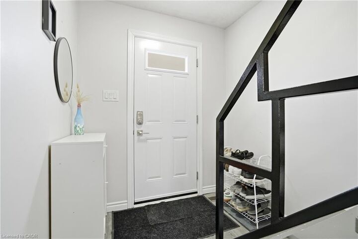 Property Photo:  596 Grey Street 10  ON N3S 4Y1 