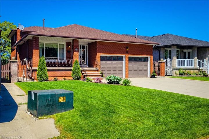 Property Photo:  56 Teak Street  ON L8G 4W5 