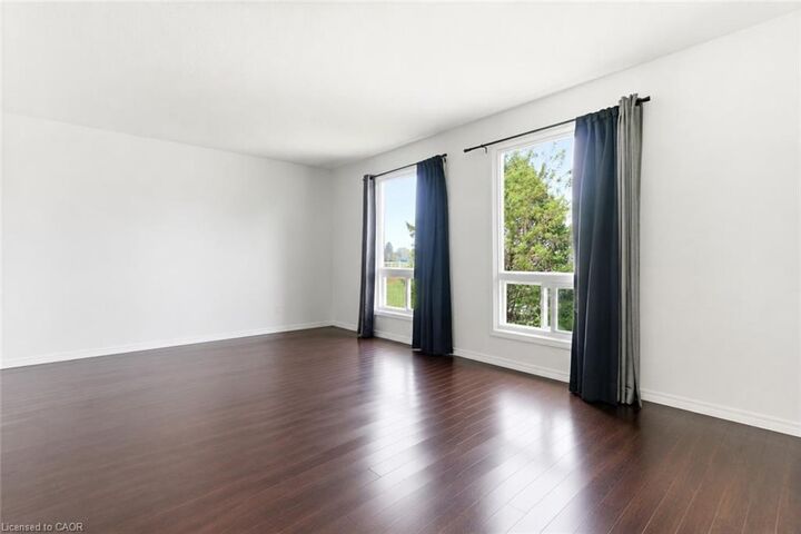 Property Photo:  21 Kirk Street Upper-Main  ON L2S 1B9 