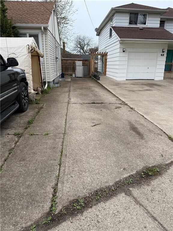 Property Photo:  41 Beamer Street 2  ON L2M 2L6 