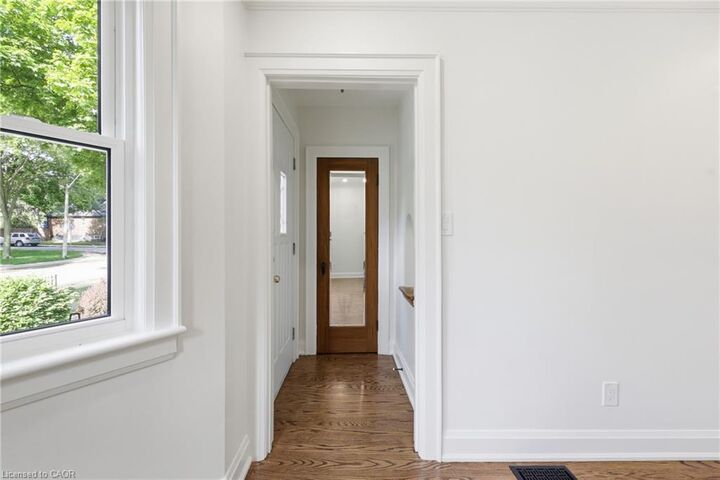 Property Photo:  87 Empress Avenue  ON L9A 1M5 
