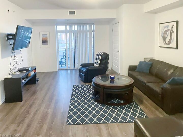 Property Photo:  8 Hickory Street W 806  ON N2L 3H6 
