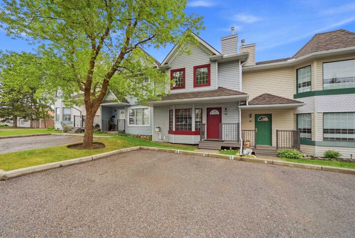 Property Photo:  42 Patina Point SW  AB T3H 3J7 