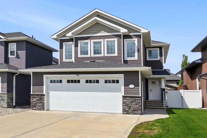 118 Viscount Drive — photo 1