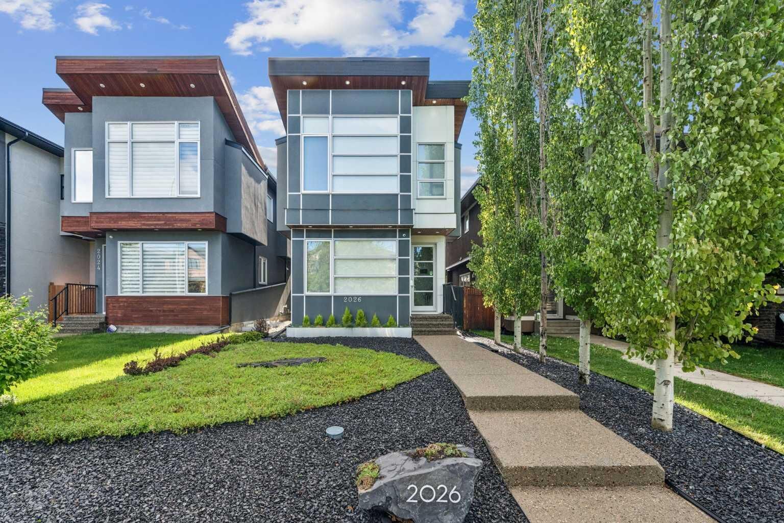 Property Photo:  2026 32 Street SW  AB T3E 2R3 
