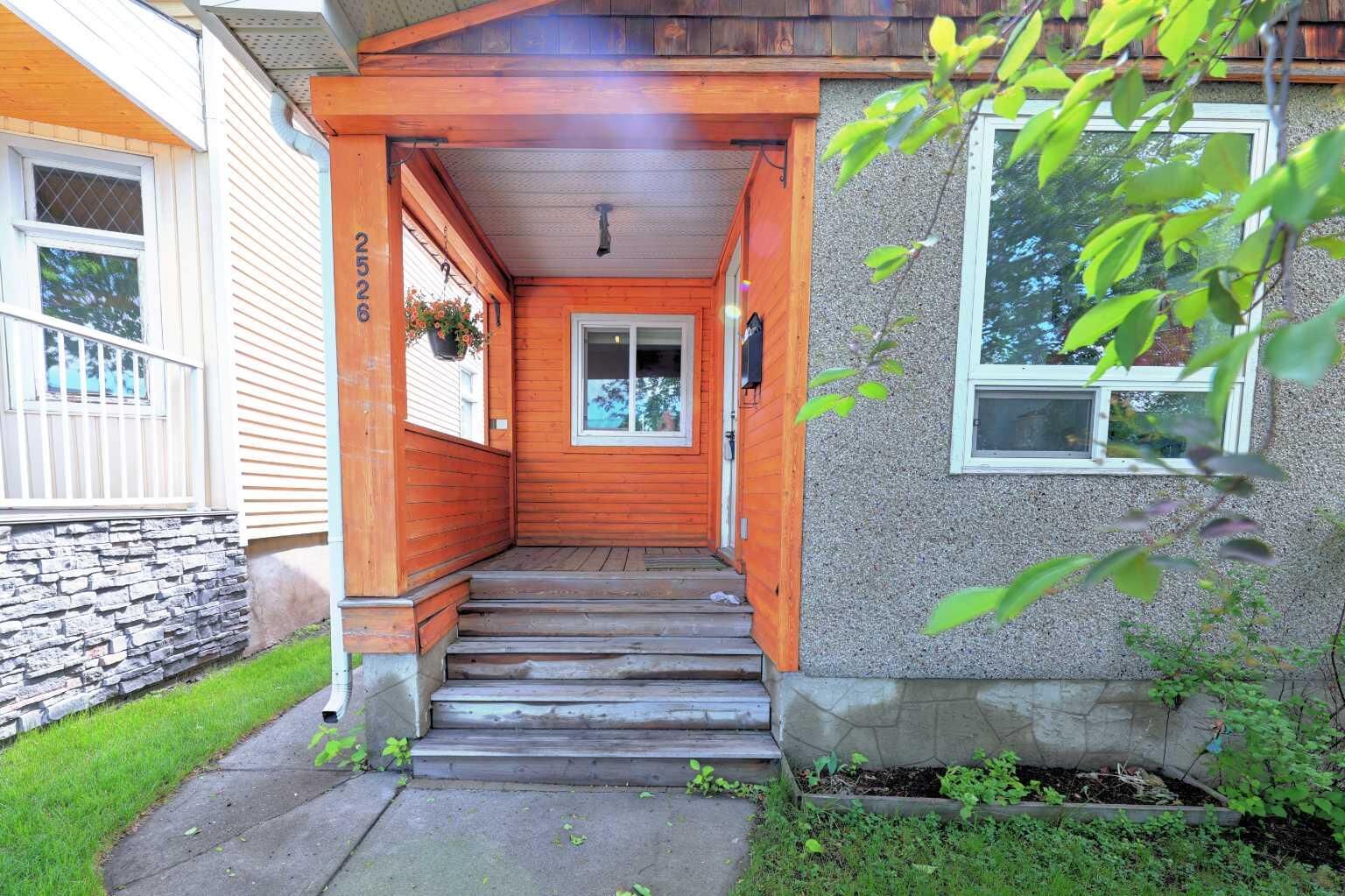 Property Photo:  2526 16 Street SE  AB T2G 3R3 