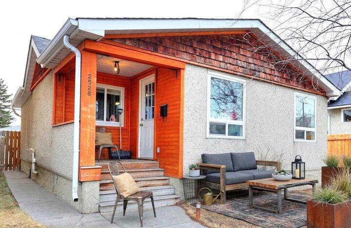 2526 16 Street SE — photo 1