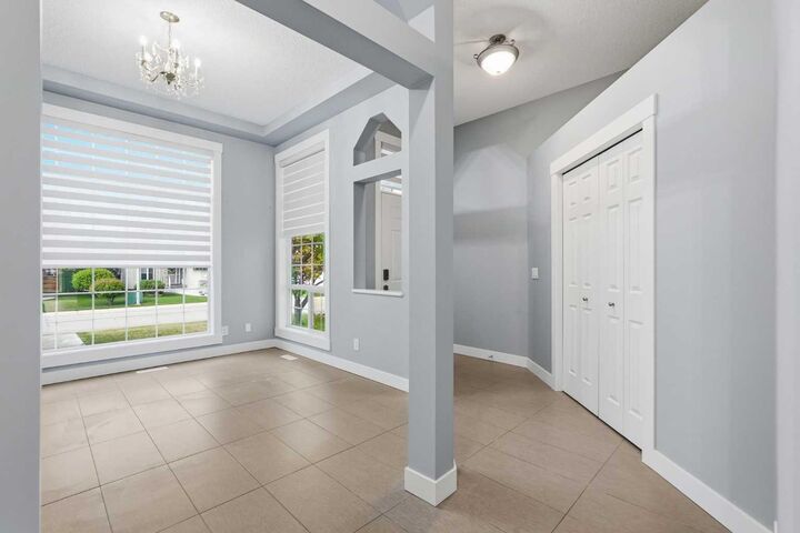 Property Photo: 209 Oakmere Close AB T1X 1L1
