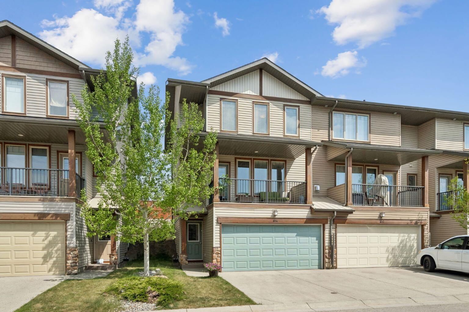 Property Photo:  413 River Avenue 614  AB T4C 0N9 
