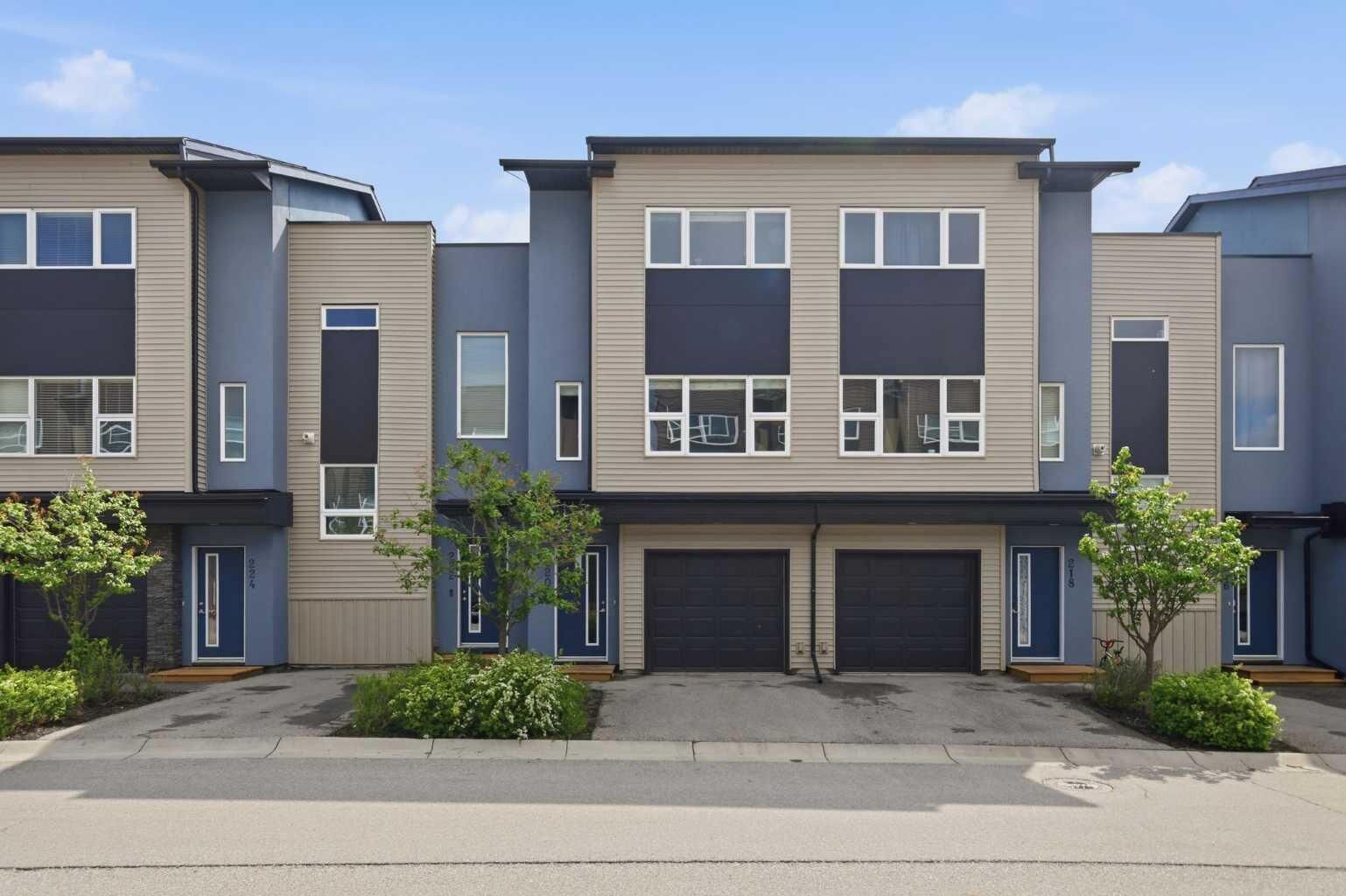 Property Photo:  220 Covecreek Circle NE  AB T3K 0W6 