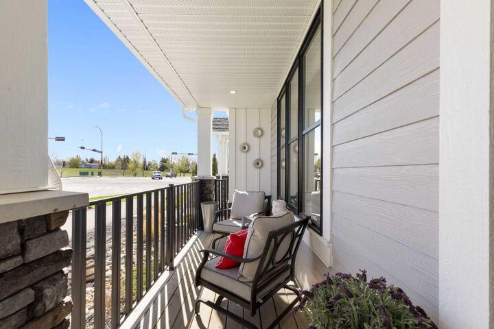 Property Photo: 5 Darcy Boulevard AB T1S 5S6
