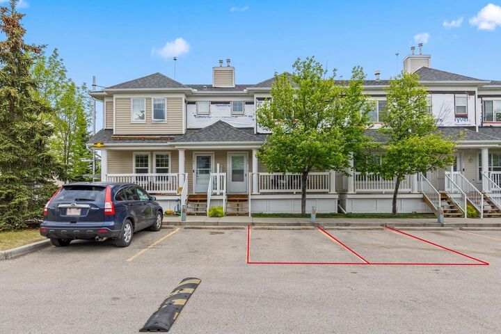 Photo de la propriété: 189 Country Village Manor NE AB T3K 0L6