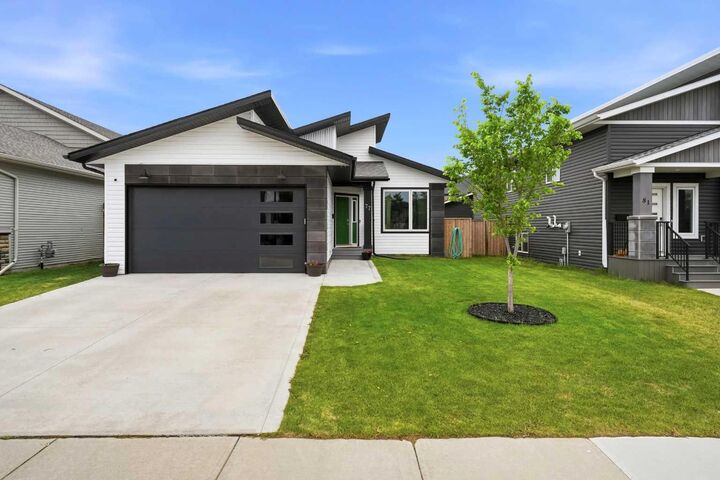 Property Photo:  77 Murphy Close  AB T4M 0H5 