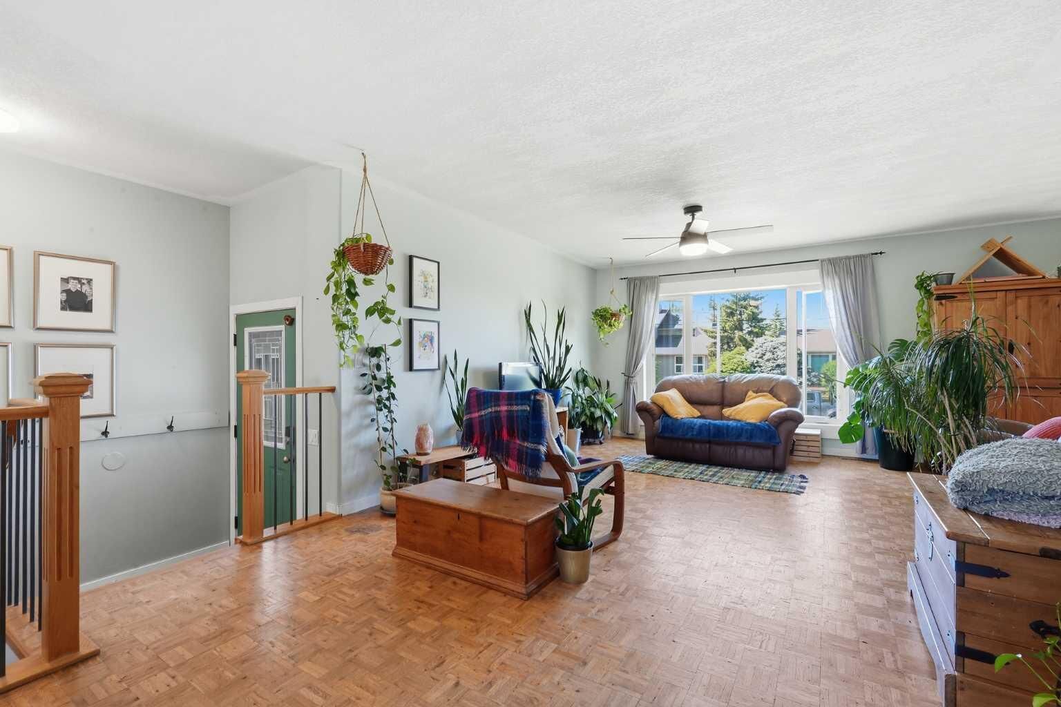 Property Photo: 420 Summerwood Place SE AB T4B 1W7