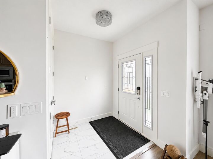 Property Photo:  4347 72 Street NW  AB T3B 2L1 