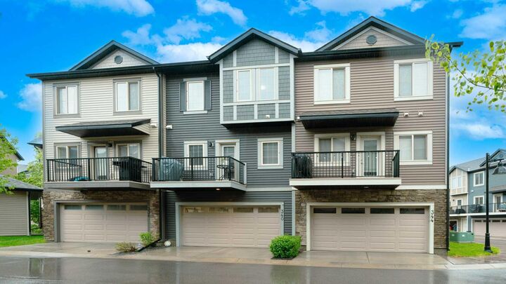 Property Photo:  340 Legacy Point SE  AB T2X 3Z3 