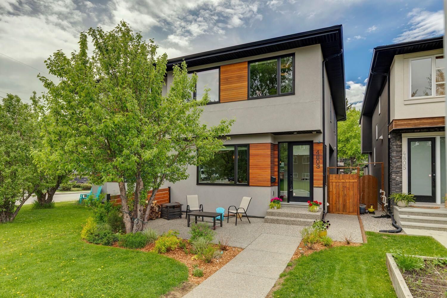 Property Photo: 4803 19 Avenue NW AB T3B 0X6
