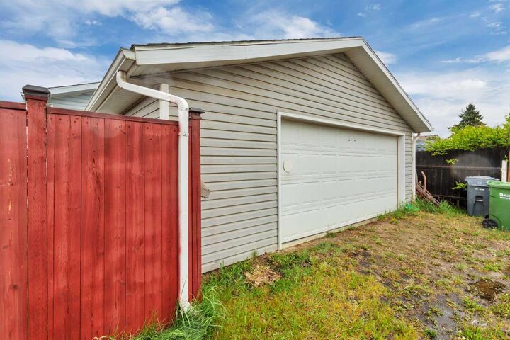 Property Photo: 63 Elder Street AB T4R 2C6