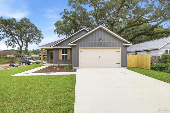 Property Photo:  228 Cherokee Trl  FL 32506 