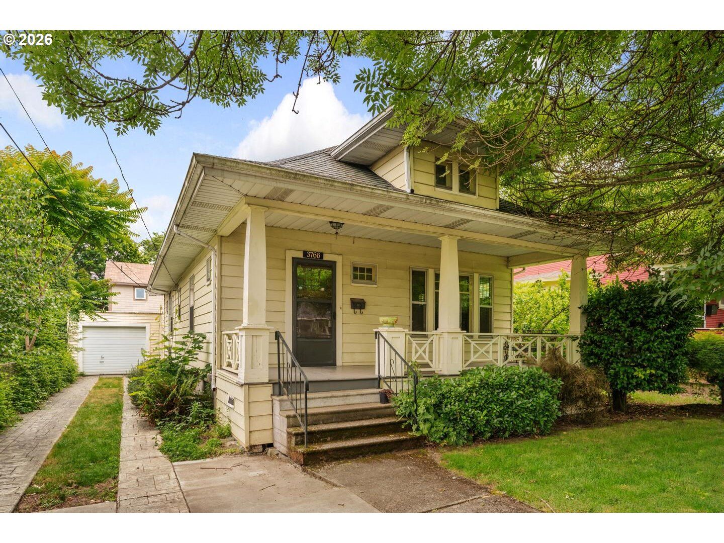 Property Photo: 3766 SE Lincoln St OR 97214